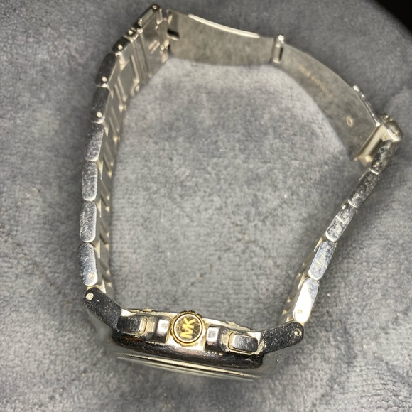 Michael Kors Camille MK5653 women's watch NEEDS NEW BATTERY - Picture 5 of 6